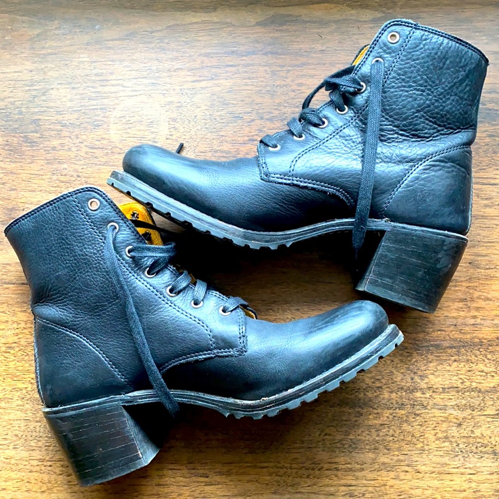 Frye boots Sabrina lace up in black leather